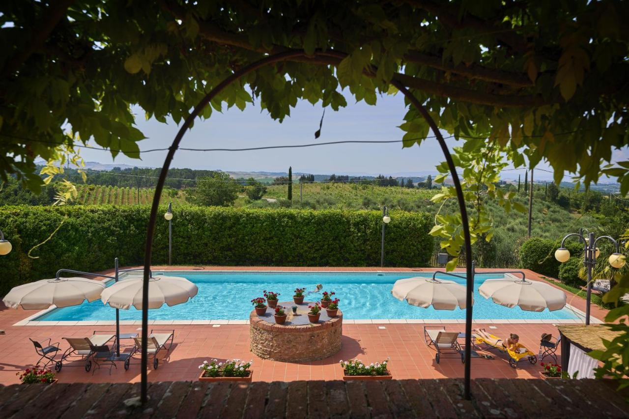 Villa Curina Resort Кастелнуово Берарденга Екстериор снимка