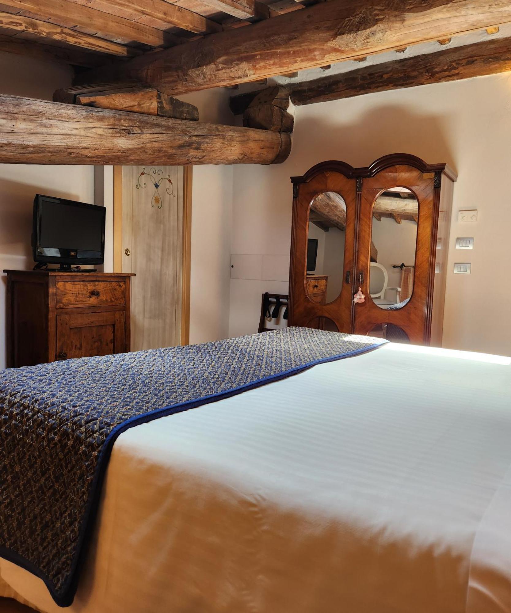 Villa Curina Resort Кастелнуово Берарденга Екстериор снимка