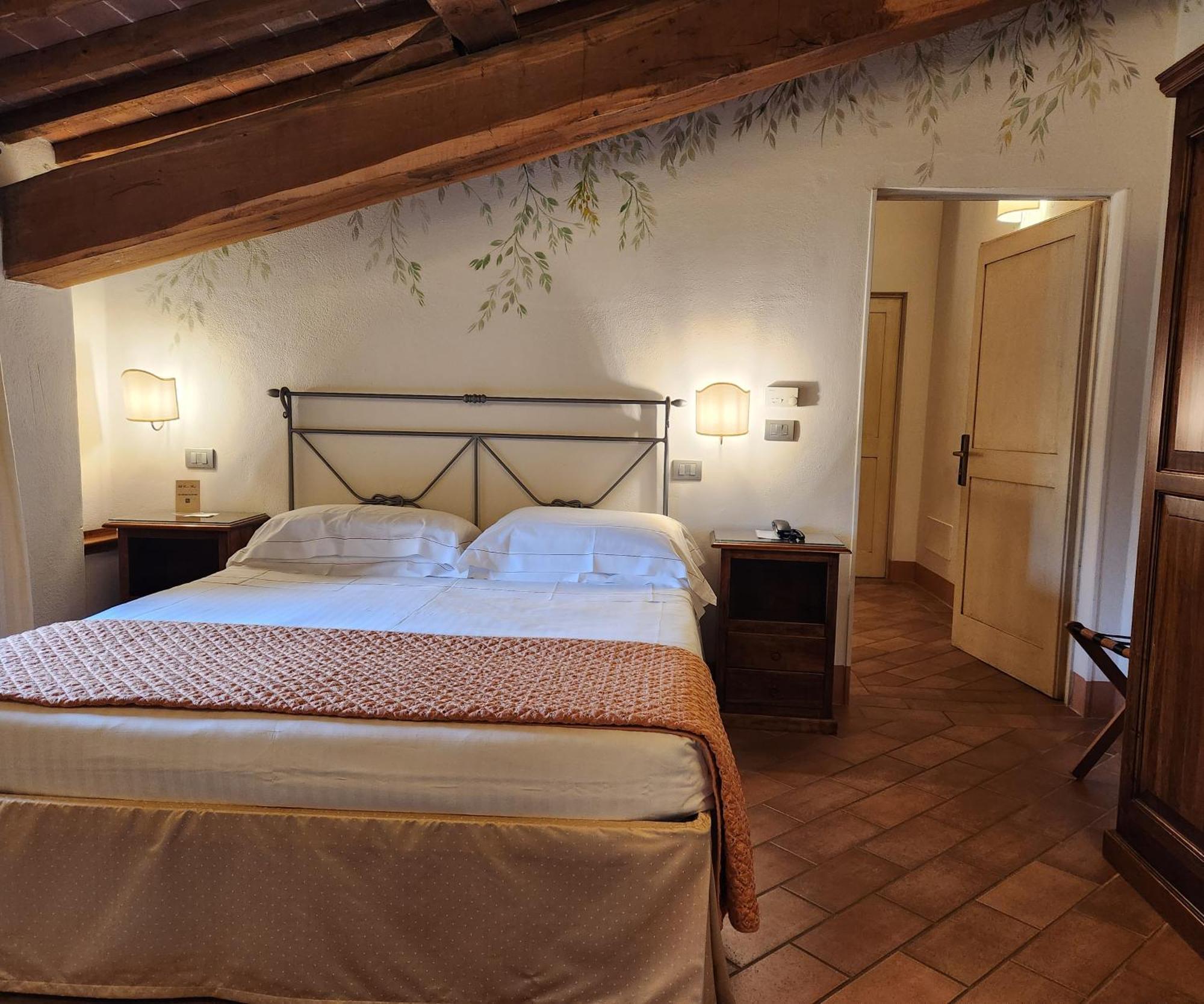 Villa Curina Resort Кастелнуово Берарденга Екстериор снимка