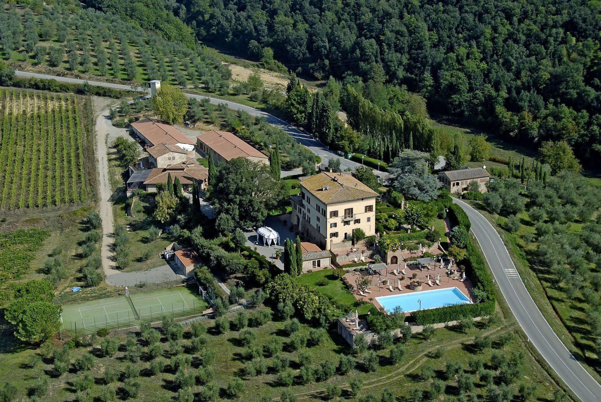 Villa Curina Resort Кастелнуово Берарденга Екстериор снимка