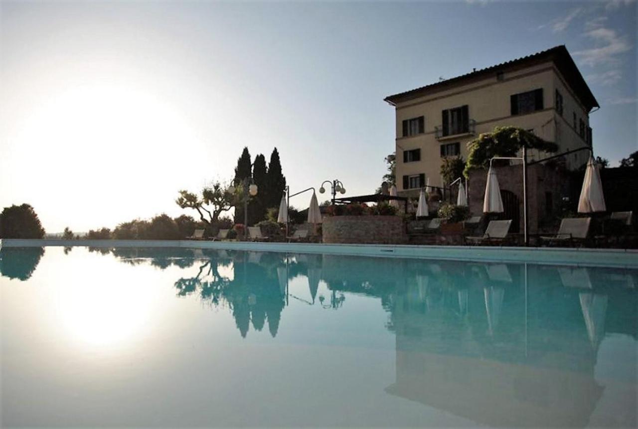 Villa Curina Resort Кастелнуово Берарденга Екстериор снимка